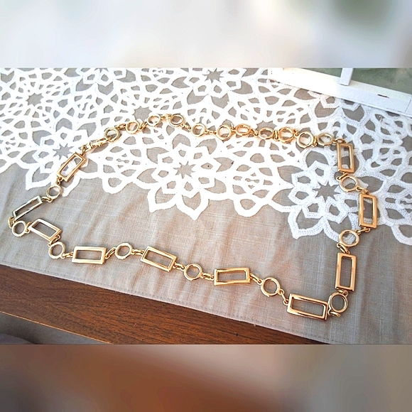 💥SALE💥Beautiful Bright Gold Chain Fashion Belt - Picture 6 of 6